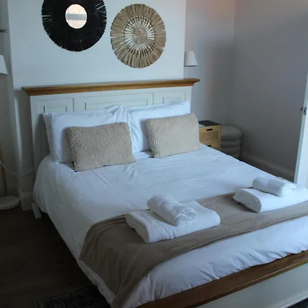 Hébergement de vacances King Charles Family House & Hot Tub *