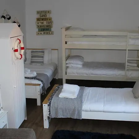 King Charles Family House & Hot Tub Дом отдыха