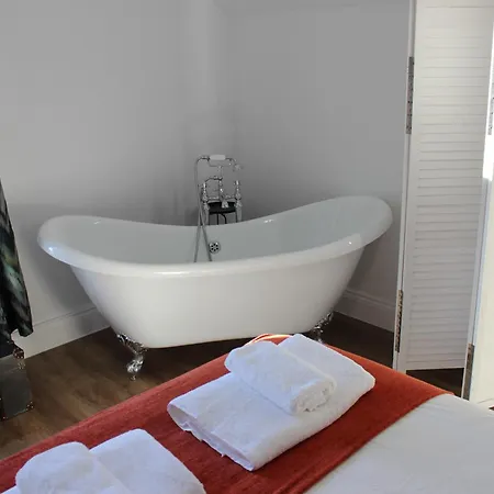 Feriehus King Charles Family House & Hot Tub